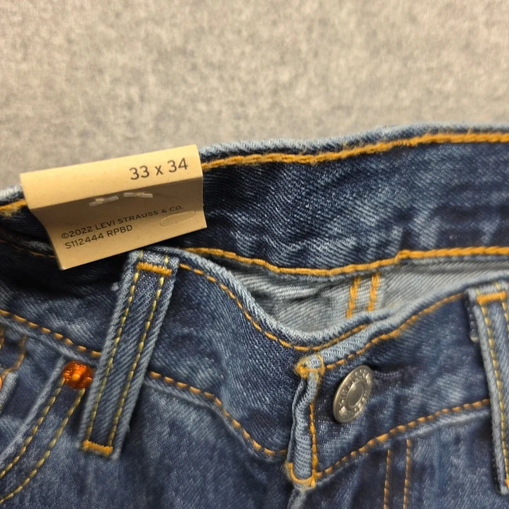 NWT Levis 550 Relaxed Fit Mens Jeans 33x34 Medium Wash Blue Denim 00550-4886